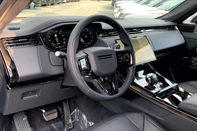 2026 Land Rover Range Rover Sport P635 SV