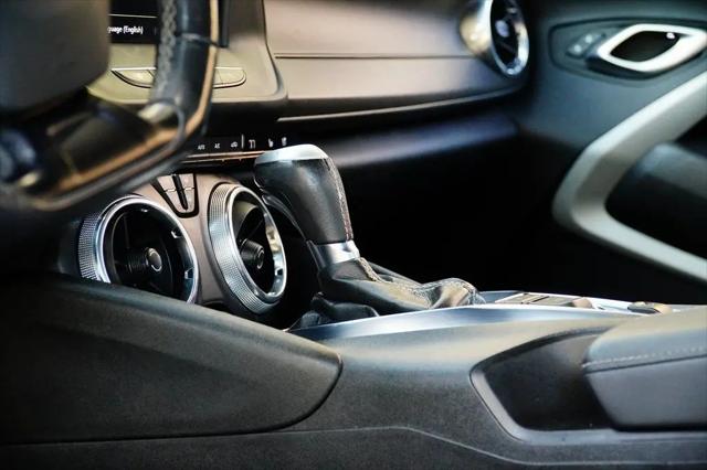 2022 Chevrolet Camaro RWD Convertible 2LT