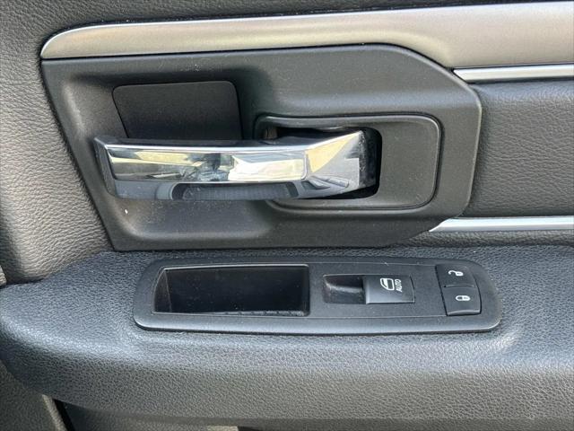 2024 Ram 1500 Classic Warlock Crew Cab 4x2 5'7" Box