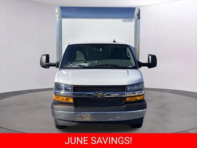 2025 Chevrolet Express Cutaway 4500 Van