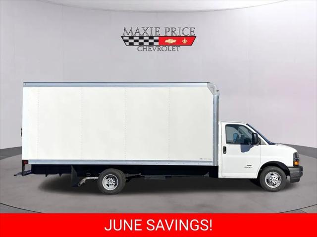 2025 Chevrolet Express Cutaway 4500 Van