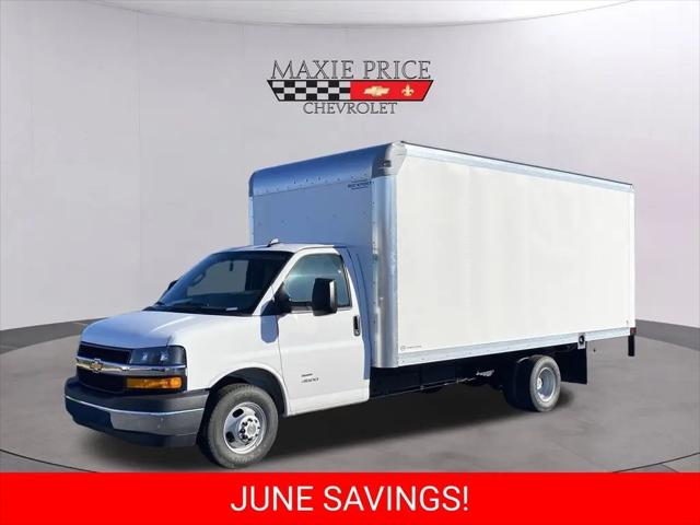 2025 Chevrolet Express Cutaway 4500 Van
