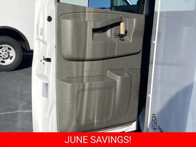 2025 Chevrolet Express Cutaway 4500 Van