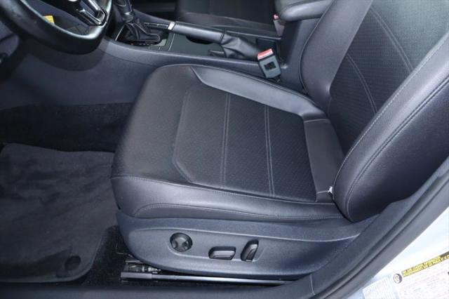 2017 Volkswagen Passat 1.8T R-Line