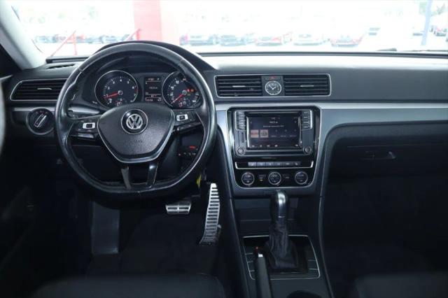 2017 Volkswagen Passat 1.8T R-Line