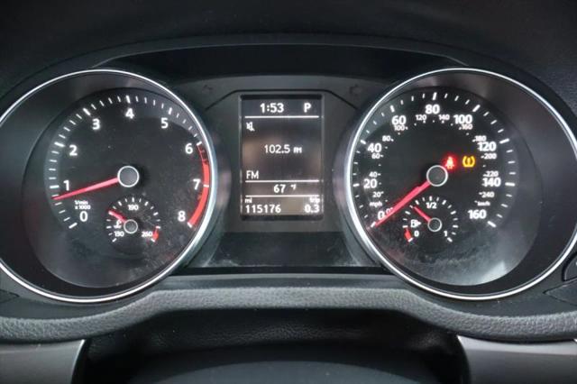2017 Volkswagen Passat 1.8T R-Line