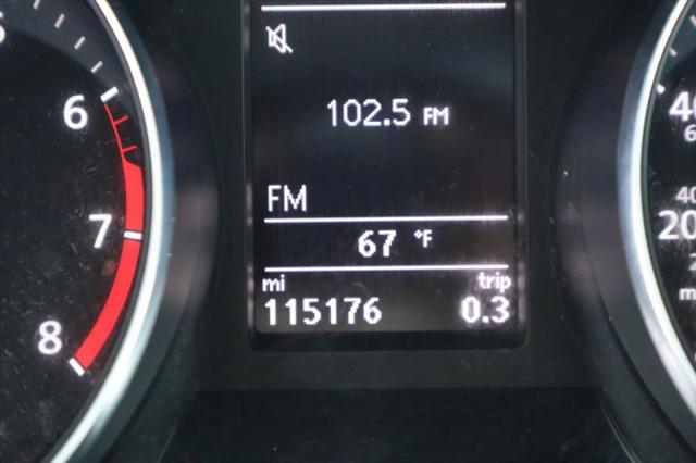 2017 Volkswagen Passat 1.8T R-Line