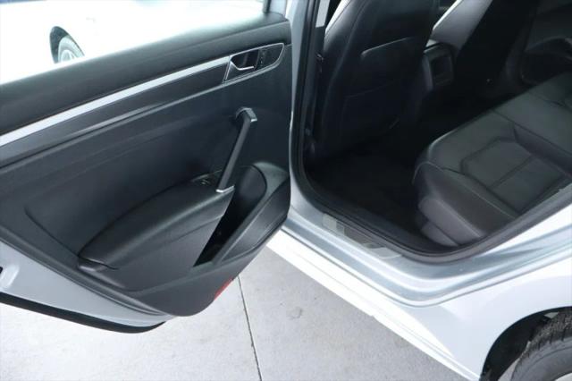 2017 Volkswagen Passat 1.8T R-Line