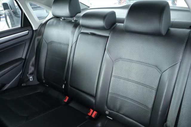 2017 Volkswagen Passat 1.8T R-Line