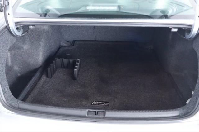 2017 Volkswagen Passat 1.8T R-Line