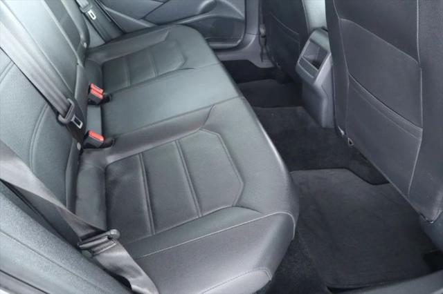 2017 Volkswagen Passat 1.8T R-Line