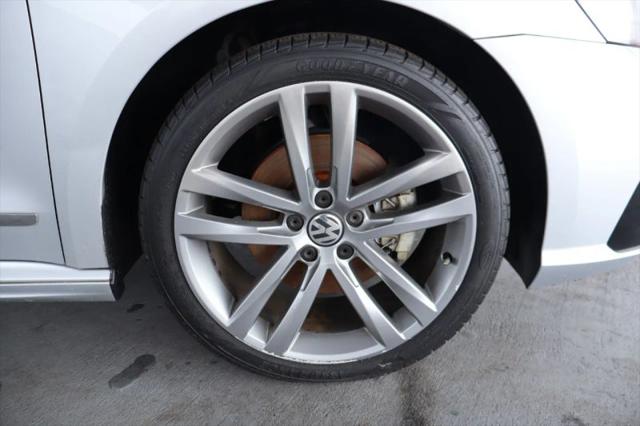 2017 Volkswagen Passat 1.8T R-Line