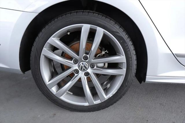 2017 Volkswagen Passat 1.8T R-Line