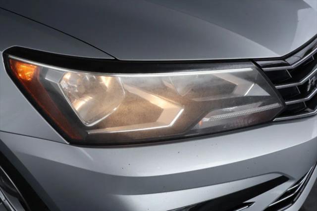 2017 Volkswagen Passat 1.8T R-Line