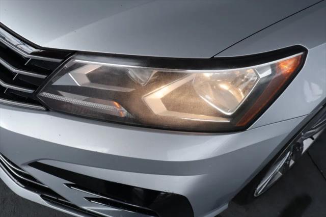 2017 Volkswagen Passat 1.8T R-Line