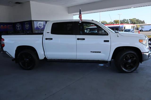 2017 Toyota Tundra SR5 5.7L V8
