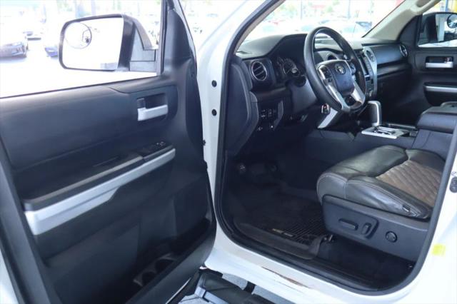 2017 Toyota Tundra SR5 5.7L V8