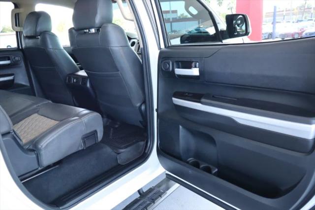 2017 Toyota Tundra SR5 5.7L V8