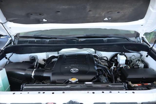 2017 Toyota Tundra SR5 5.7L V8