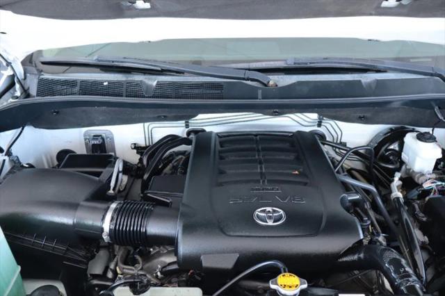 2017 Toyota Tundra SR5 5.7L V8