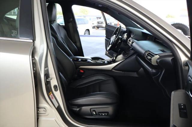 2016 Lexus IS 300 300