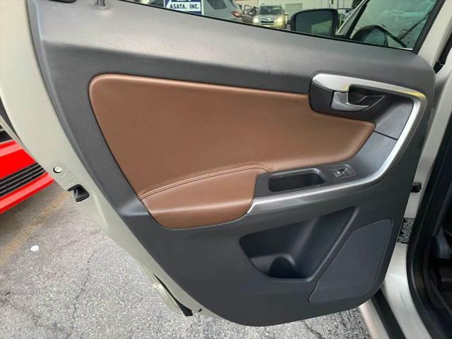 2017 Volvo XC60 T6 Dynamic