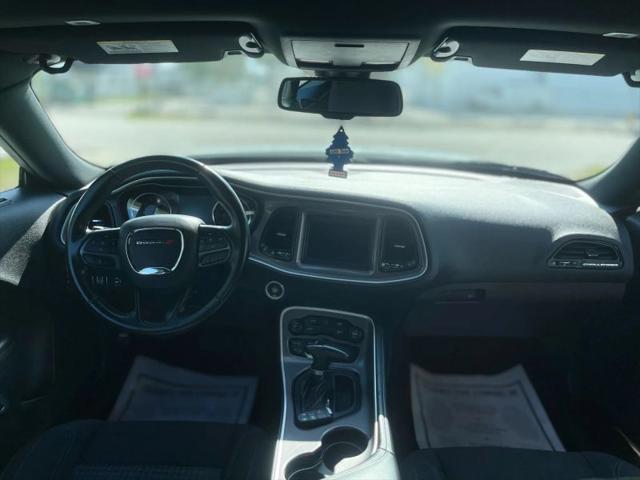 2022 Dodge Challenger SXT