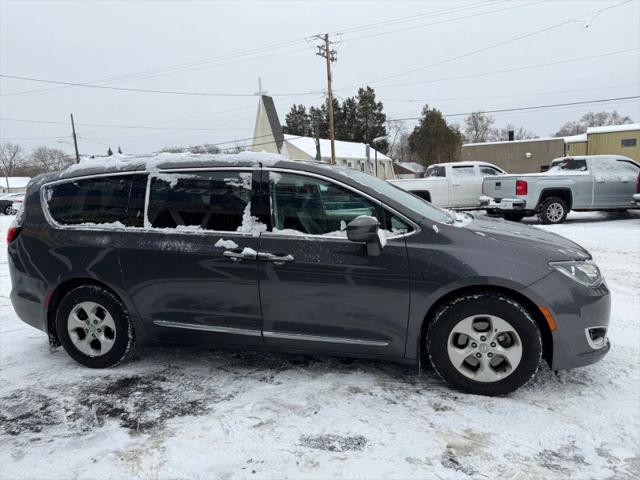 2017 Chrysler Pacifica Touring-L Plus