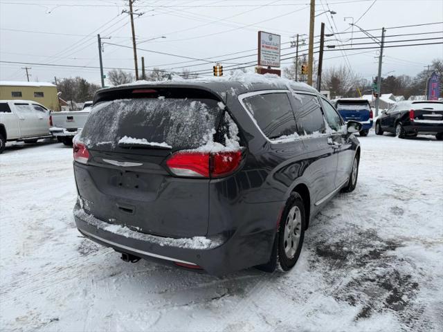 2017 Chrysler Pacifica Touring-L Plus