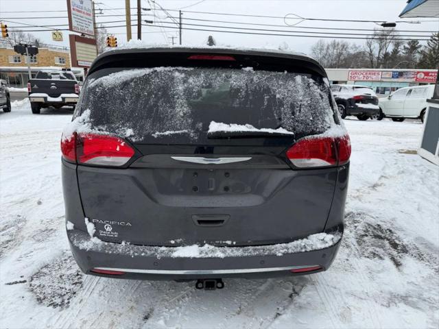 2017 Chrysler Pacifica Touring-L Plus