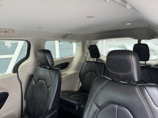 2017 Chrysler Pacifica Touring-L Plus