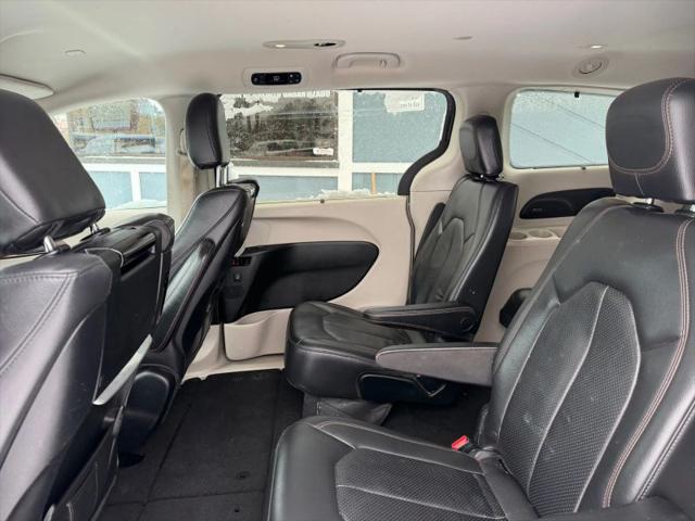 2017 Chrysler Pacifica Touring-L Plus