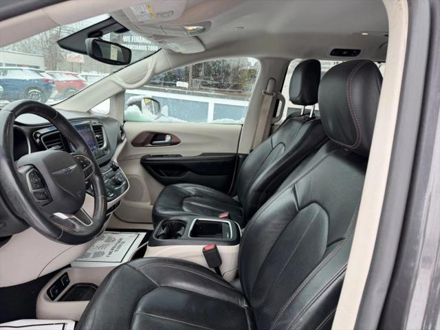 2017 Chrysler Pacifica Touring-L Plus