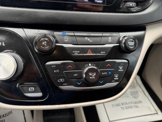 2017 Chrysler Pacifica Touring-L Plus