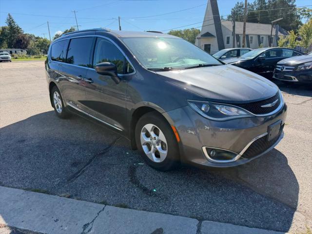 2017 Chrysler Pacifica Touring-L Plus