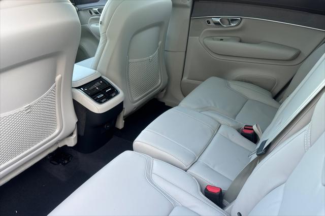 2026 Volvo XC90 Ultra, B6 AWD Gas (mild hybrid), Gasoline, Bright, 7 Seats