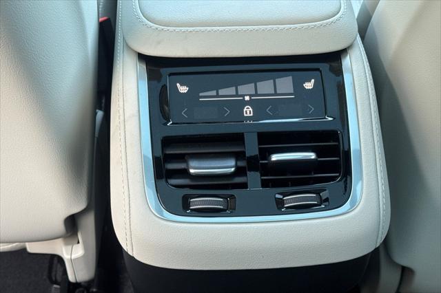 2026 Volvo XC90 Ultra, B6 AWD Gas (mild hybrid), Gasoline, Bright, 7 Seats