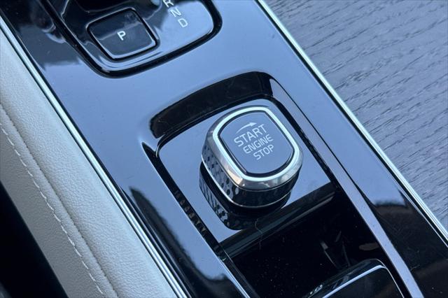 2026 Volvo XC90 Ultra, B6 AWD Gas (mild hybrid), Gasoline, Bright, 7 Seats