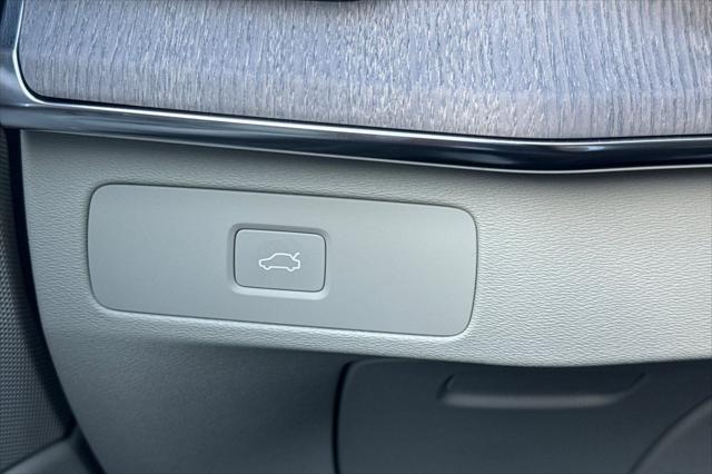 2026 Volvo XC90 Ultra, B6 AWD Gas (mild hybrid), Gasoline, Bright, 7 Seats