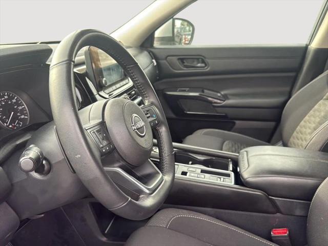 2025 Nissan Pathfinder SV FWD