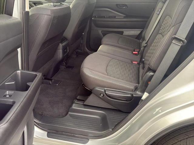 2025 Nissan Pathfinder SV FWD