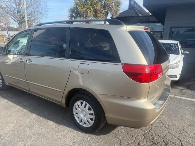 2004 Toyota Sienna CE