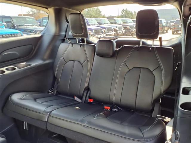 2026 Chrysler Voyager LX