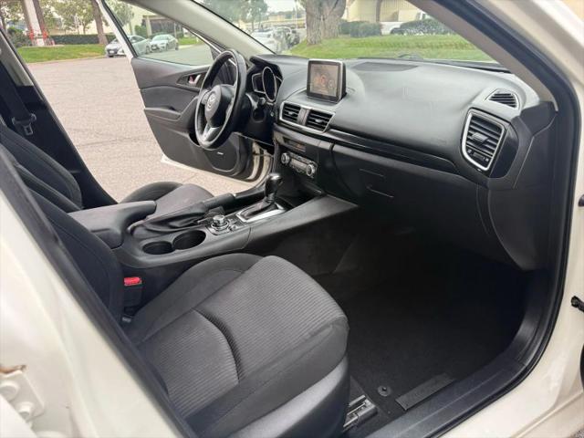 2015 Mazda Mazda3 i Touring