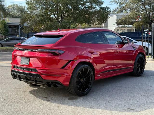 2023 Lamborghini Urus S