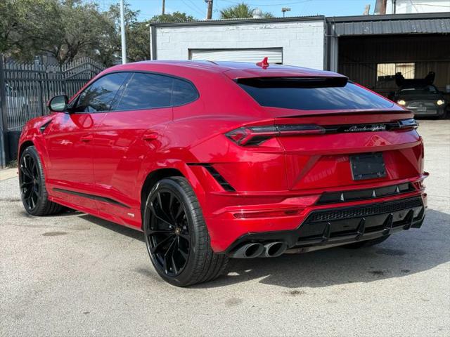 2023 Lamborghini Urus S