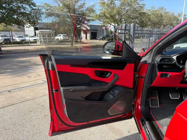 2023 Lamborghini Urus S