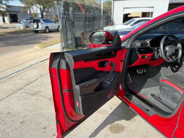 2023 Lamborghini Urus S