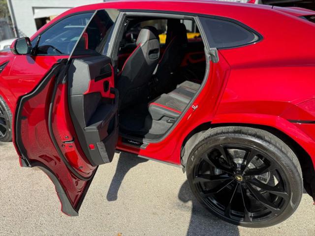 2023 Lamborghini Urus S