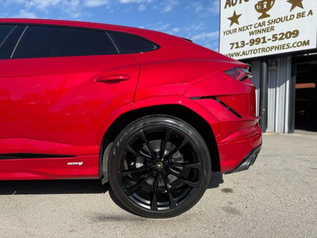 2023 Lamborghini Urus S